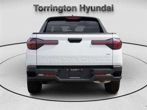New 2025 Hyundai Santa Cruz SE image 5