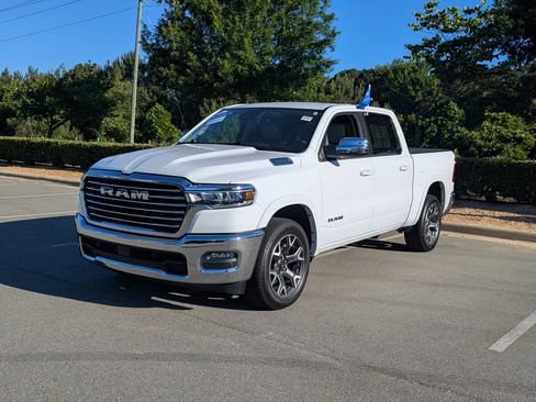 Used 2025 RAM 1500 Laramie AWD/4WD image 8