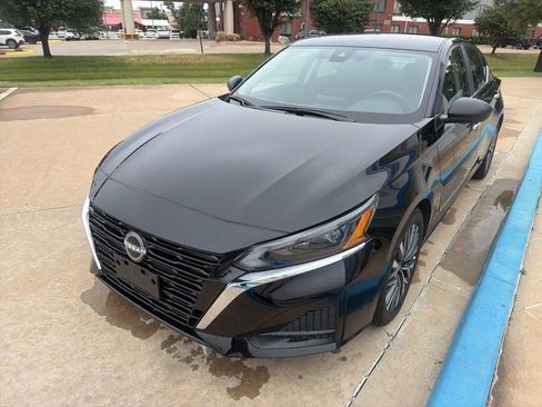 Used 2025 Nissan Altima 2.5 SV FWD image 5