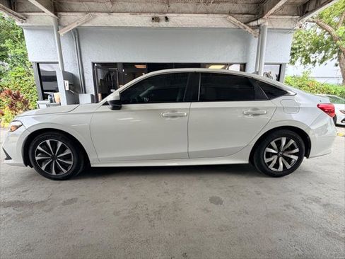 Used 2023 Honda Civic LX image 3