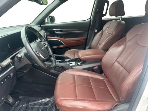 Used 2023 Kia Telluride EX w/ EX Captain's Chair Package FWD image 9