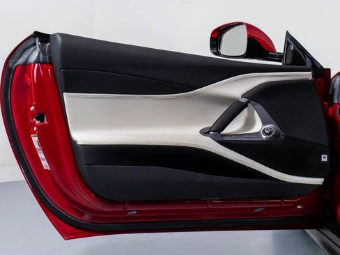 Certified 2018 Ferrari 812 Superfast image 35