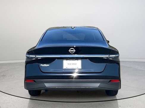 Used 2026 Nissan Sentra SV w/ Floor Mat Package FWD image 9