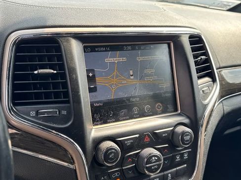 Used 2015 Jeep Grand Cherokee Overland w/ Advanced Technology Group RWD image 22