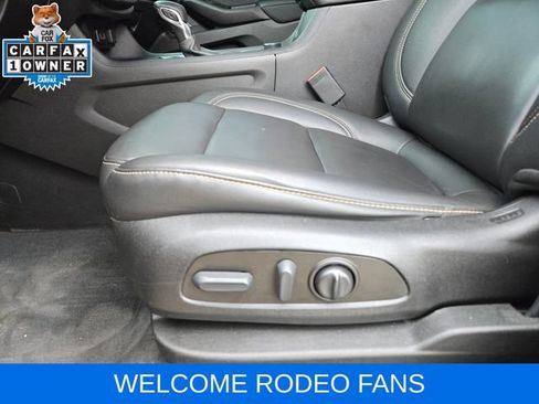 Used 2023 Chevrolet Traverse LT w/ Rear Camera Mirror Package AWD/4WD image 25
