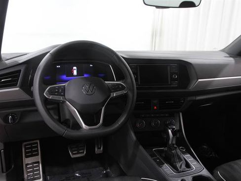 Used 2024 Volkswagen Jetta Sport FWD image 6