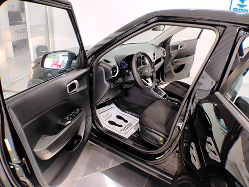 Used 2021 Hyundai Venue SE image 26