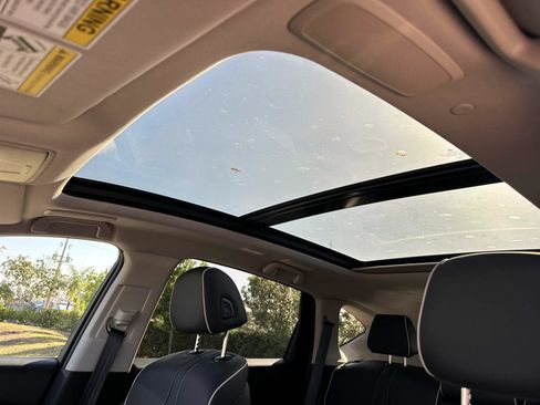 Used 2025 Acura RDX SH-AWD w/ Advance Package image 16