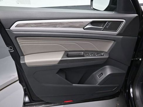 Used 2023 Volkswagen Atlas Cross Sport SE AWD/4WD image 11