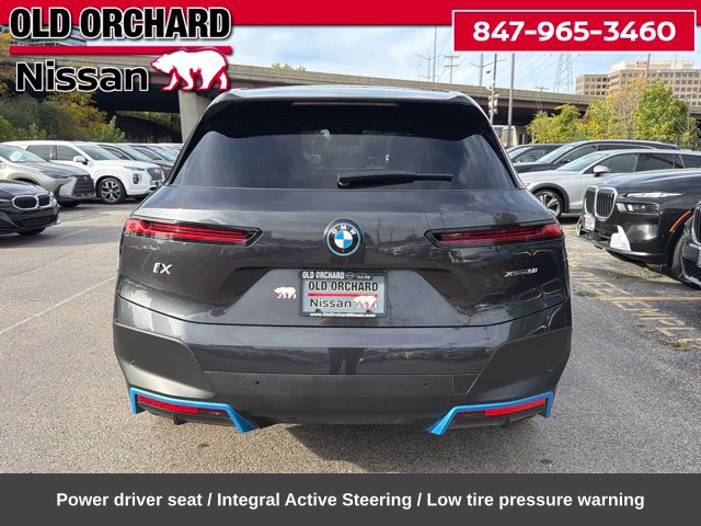 Used 2023 BMW iX xDrive50 w/ Ultimate Package 2 AWD/4WD image 9