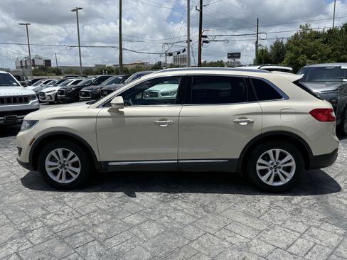 Used 2016 Lincoln MKX Premiere FWD image 4