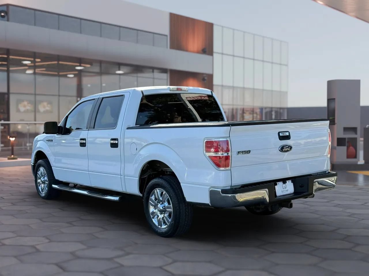 Used 2010 Ford F150 XLT RWD image 4