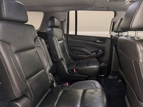 Used 2019 GMC Yukon XL SLT w/ Graphite Performance Edition RWD image 14