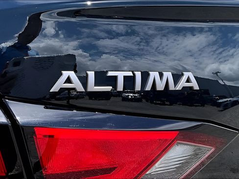 Certified 2025 Nissan Altima 2.5 SR FWD image 34