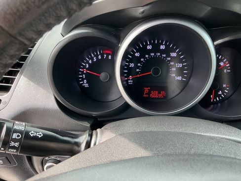 Used 2012 Kia Soul + w/ Audio Pkg FWD image 34