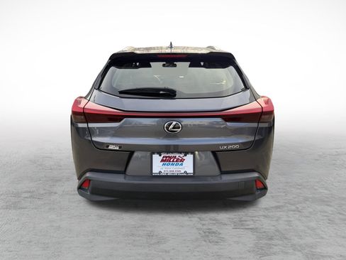 Used 2022 Lexus UX 200 image 6