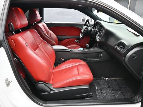 Used 2020 Dodge Challenger SXT w/ Plus Package RWD image 31
