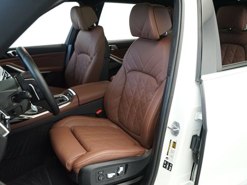 Used 2026 BMW X7 xDrive40i AWD/4WD image 8