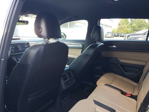 Used 2021 Volkswagen Atlas Cross Sport SE FWD image 8