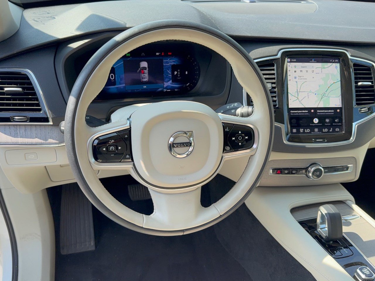 Certified 2025 Volvo XC90 B5 Plus w/ Protection Package Premier AWD/4WD image 10