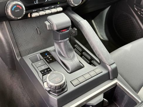 Used 2025 Toyota Tacoma TRD Sport AWD/4WD image 20