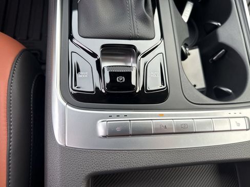 New 2026 Kia Carnival EX FWD image 34