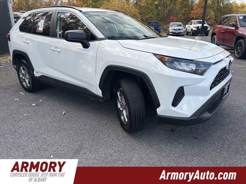 Used 2022 Toyota RAV4 LE image 3