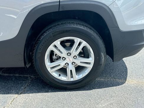 Used 2024 GMC Terrain SLE FWD image 24