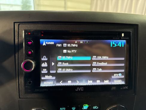 Used 2013 Chevrolet Silverado 1500 LT image 23