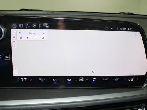 Used 2024 Chevrolet Traverse LT image 47