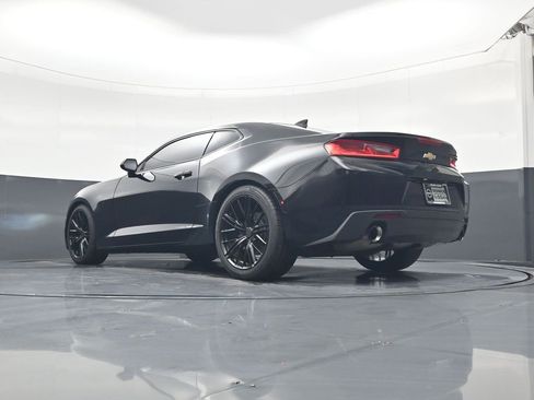 Used 2018 Chevrolet Camaro LT image 19