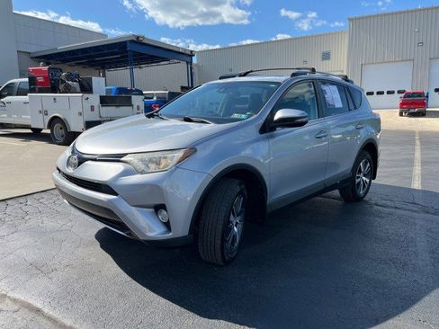 Used 2018 Toyota RAV4 XLE AWD/4WD image 8