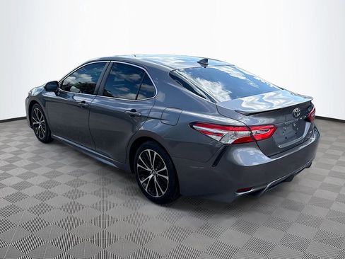 Used 2020 Toyota Camry SE FWD image 8