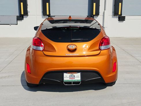 Used 2012 Hyundai Veloster FWD image 4