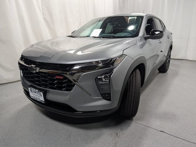 New 2026 Chevrolet Trax RS w/ Sunroof Package FWD image 7