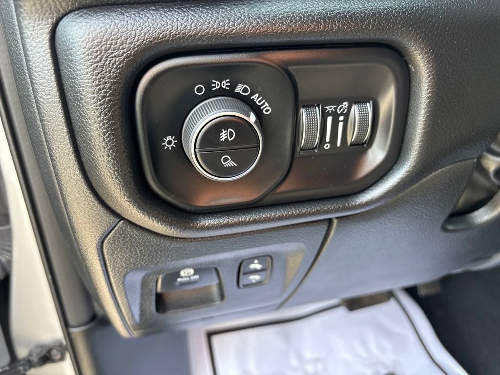 Used 2025 RAM 1500 Laramie AWD/4WD image 20