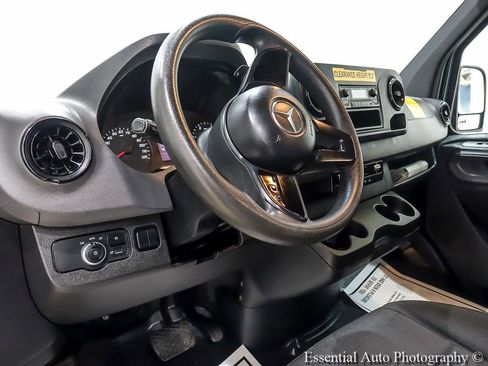 Used 2019 Mercedes-Benz Sprinter 144 image 12