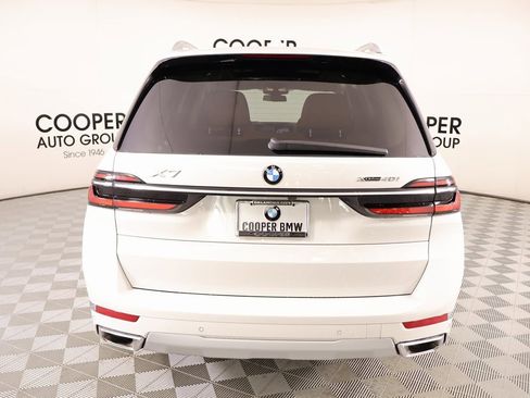 Used 2024 BMW X7 xDrive40i image 24