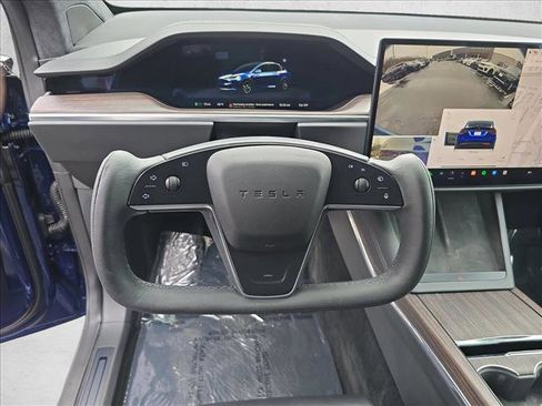 Used 2022 Tesla Model X image 18