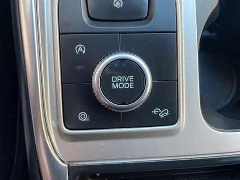 Certified 2020 Ford Explorer XLT w/ Equipment Group 202A image 29