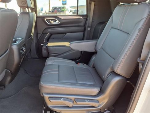 Used 2024 Chevrolet Suburban RST w/ Sport Performance Package image 9