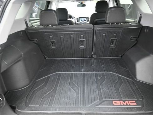Used 2023 GMC Terrain SLE w/ Driver Convenience Package FWD image 25