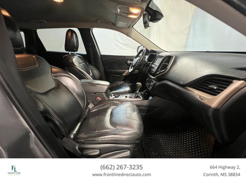 Used 2017 Jeep Cherokee Latitude w/ True North Edition AWD/4WD image 15