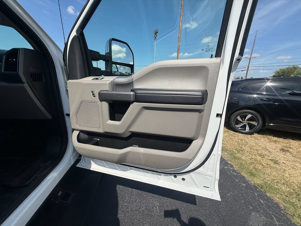 Used 2021 Ford F250 XLT w/ XLT Premium Package AWD/4WD image 22
