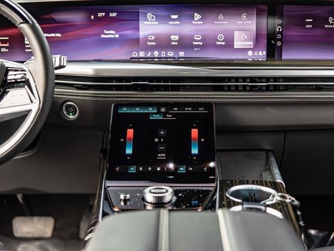 Used 2025 Cadillac Escalade Luxury image 39