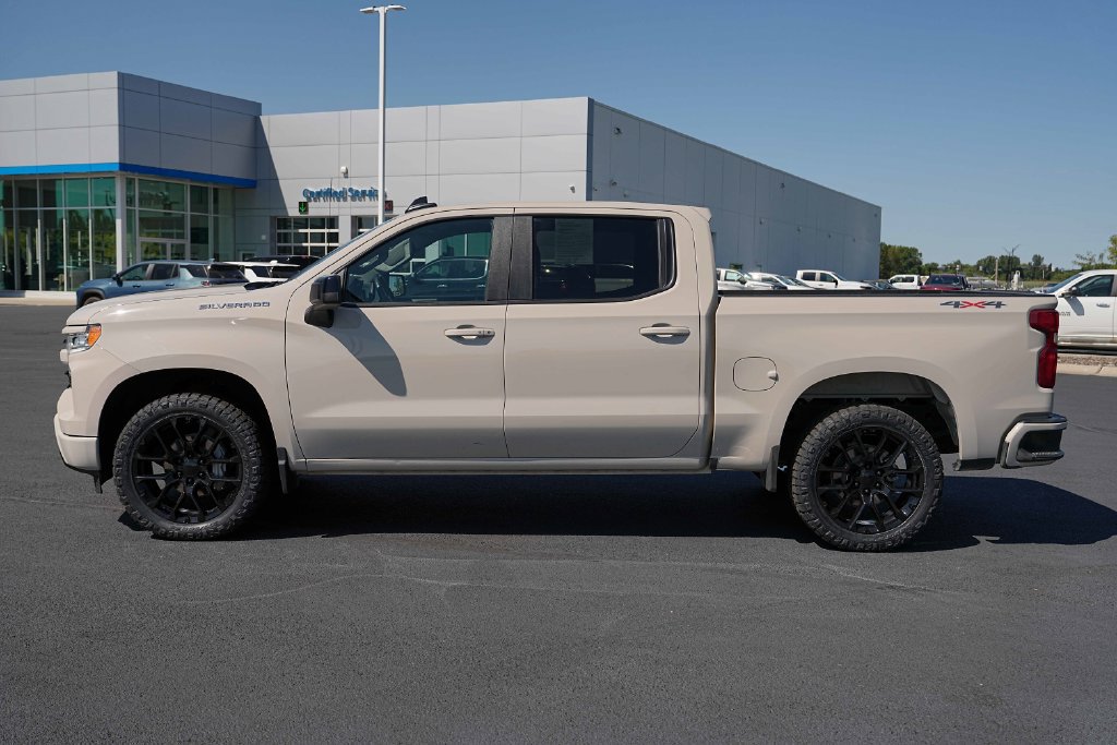 Used 2026 Chevrolet Silverado 1500 RST AWD/4WD image 11