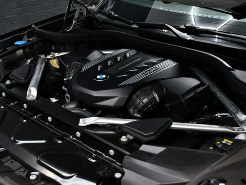 Used 2022 BMW X7 M50i w/ Executive Package image 16