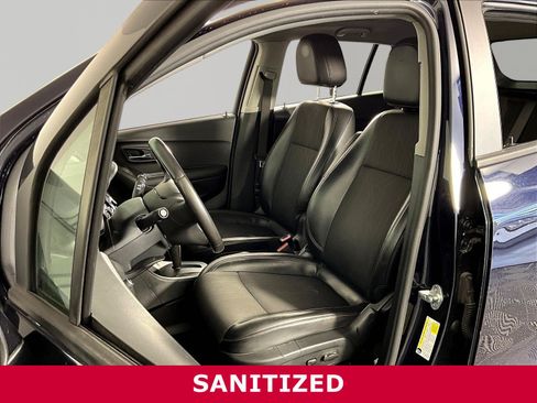 Used 2021 Chevrolet Trax LT w/ Driver Confidence Package FWD image 20