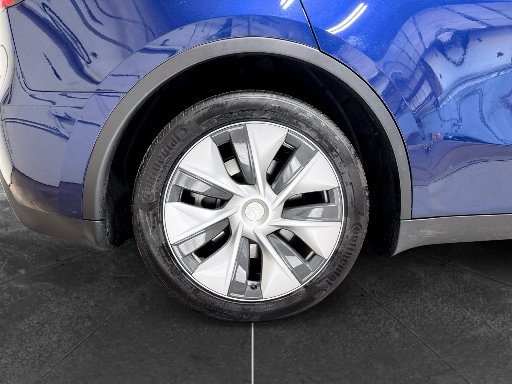Used 2023 Tesla Model Y Long Range AWD/4WD image 36