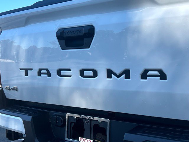Used 2026 Toyota Tacoma SR5 AWD/4WD image 12